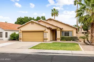 898 W Tremaine Ave, Gilbert, AZ 85233 - Photo 2