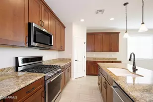 12043 W Desert Sun Ln, Peoria, AZ 85383 - Photo 8