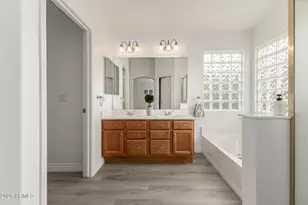 285 W Goldfinch Way, Chandler, AZ 85286 - Photo 10