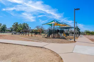 41 E Betty Elyse Ln, Phoenix, AZ 85022 - Photo 40