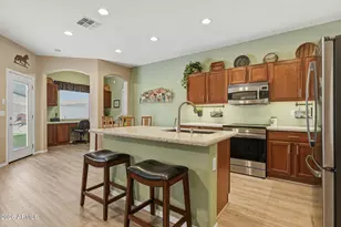 332 W Seven Seas Dr, Casa Grande, AZ 85122 - Photo 2