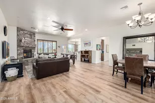 1415 W Lavitt Ln, Phoenix, AZ 85086 - Photo 4