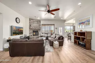 1415 W Lavitt Ln, Phoenix, AZ 85086 - Photo 8