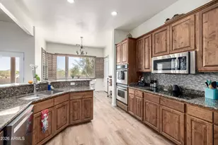 1415 W Lavitt Ln, Phoenix, AZ 85086 - Photo 12