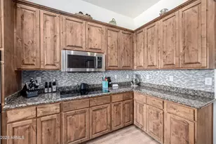 1415 W Lavitt Ln, Phoenix, AZ 85086 - Photo 14