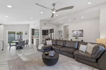 3929 E Mercer Lane, Phoenix, AZ 85028 - Photo 4