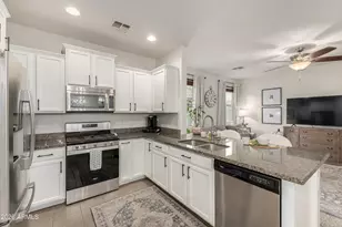 18124 W Ivy Ln, Surprise, AZ 85388 - Photo 38