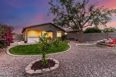 18124 W Ivy Lane, Surprise, AZ 85388 - Photo 10