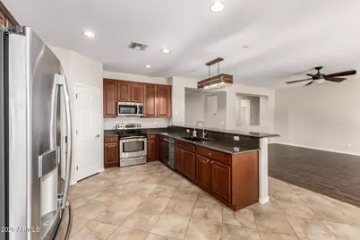11249 N 161st Avenue, Surprise, AZ 85379 - Photo 2