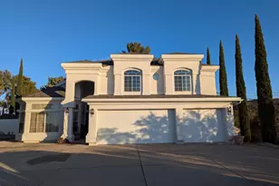 568 N Las Flores Dr, Oracle, AZ 85623 - Photo 1