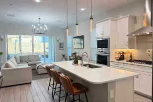 10306 W Deanna Dr, Peoria, AZ 85382 - Photo 2