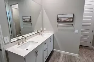 10306 W Deanna Dr, Peoria, AZ 85382 - Photo 14