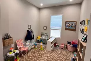 10306 W Deanna Dr, Peoria, AZ 85382 - Photo 8