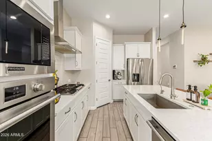 10306 W Deanna Dr, Peoria, AZ 85382 - Photo 8