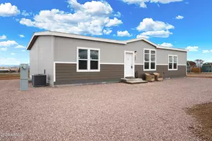 127 W Laxton Castle Way, Paulden, AZ 86334 - Photo 2