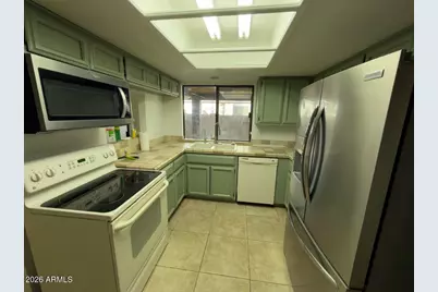 2518 E Shaw Butte Drive, Phoenix, AZ 85028 - Photo 6