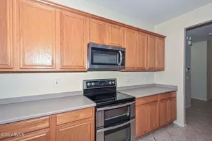 3434 W Thoreau Ln, Anthem, AZ 85086 - Photo 10