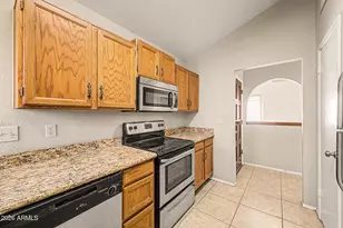 406 E Taro Ln, Phoenix, AZ 85024 - Photo 12