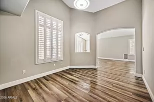 10848 W Louise Dr, Sun City, AZ 85373 - Photo 8