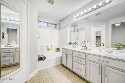 10848 W Louise Drive, Sun City, AZ 85373 - Photo 20