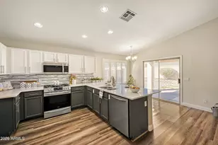 10848 W Louise Dr, Sun City, AZ 85373 - Photo 12