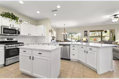 16782 W Villagio Drive, Surprise, AZ 85387 - Photo 6