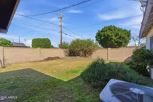 940 E Berridge Ln, Phoenix, AZ 85014 - Photo 24