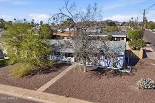 940 E Berridge Ln, Phoenix, AZ 85014 - Photo 26