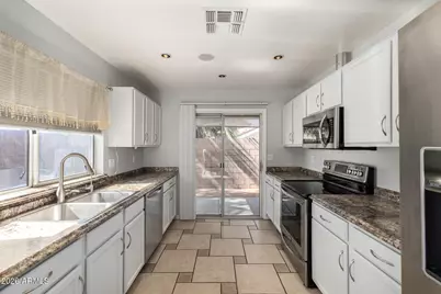 11329 W Austin Thomas Drive, Surprise, AZ 85378 - Photo 8