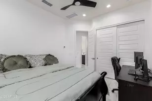 22106 N 59th Wy, Phoenix, AZ 85054 - Photo 32