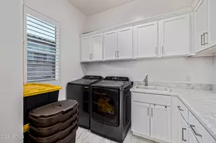 22106 N 59th Wy, Phoenix, AZ 85054 - Photo 40