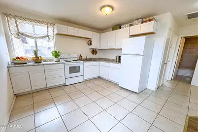 1702 W Shangri La Road, Phoenix, AZ 85029 - Photo 4