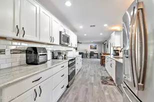 19034 N Palo Verde Dr, Sun City, AZ 85373 - Photo 14