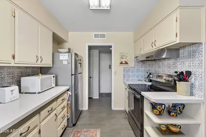 9928 W Peoria Avenue, Sun City, AZ 85351 - Photo 8