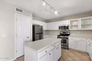 15260 W Cottonwood St, Surprise, AZ 85374 - Photo 12