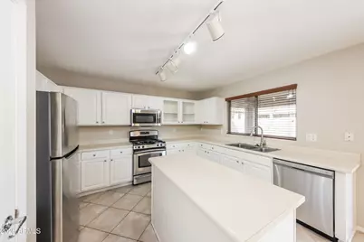 15260 W Cottonwood Street, Surprise, AZ 85374 - Photo 2