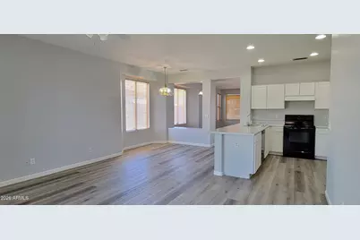 8868 N 66th Avenue, Glendale, AZ 85302 - Photo 2