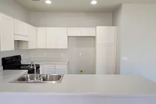 8868 N 66th Ave, Glendale, AZ 85302 - Photo 6