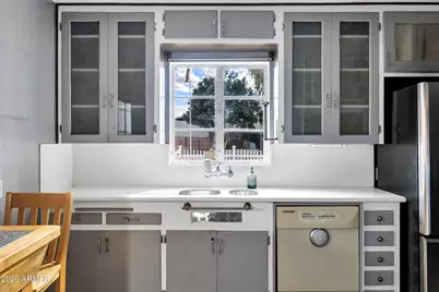 2842 E Cheery Lynn Road, Phoenix, AZ 85016 - Photo 8