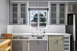 2842 E Cheery Lynn Rd, Phoenix, AZ 85016 - Photo 8