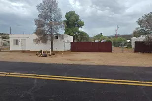 34440 S Ann Black St, Black Canyon City, AZ 85324 - Photo 2