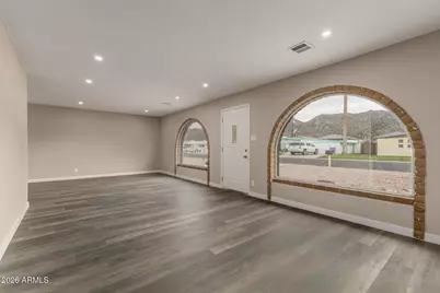 328 E Monte Way, Phoenix, AZ 85042 - Photo 4