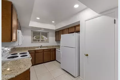 3835 E Altadena Avenue, Phoenix, AZ 85028 - Photo 8