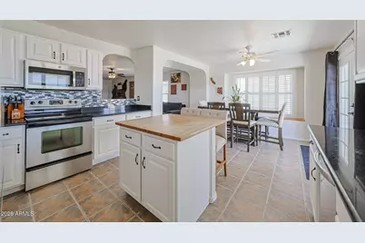 10529 W Robin Lane, Peoria, AZ 85383 - Photo 8