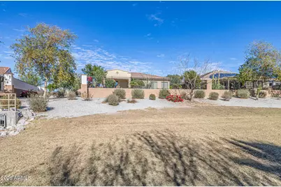 17873 W Lavender Lane, Goodyear, AZ 85338 - Photo 10