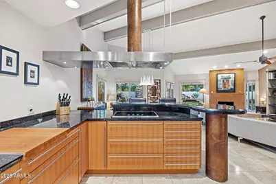 8435 E San Candido Drive, Scottsdale, AZ 85258 - Photo 10