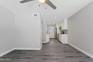 35 W Medlock Dr, Phoenix, AZ 85013 - Photo 4