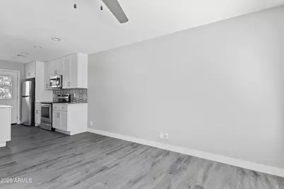 35 W Medlock Drive #3, Phoenix, AZ 85013 - Photo 2