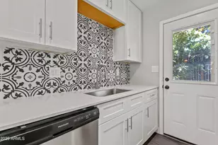 35 W Medlock Dr, Phoenix, AZ 85013 - Photo 6