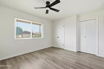 10528 W Saratoga Circle, Sun City, AZ 85351 - Photo 18